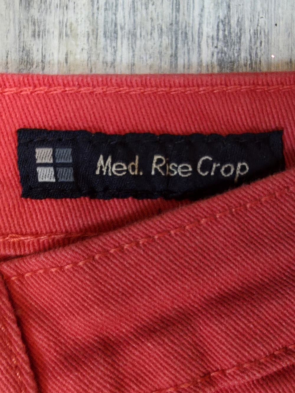 Salt Works Women's Cropped Medium Risw Jeans in Light Red sz 12 - Picture 4 of 6